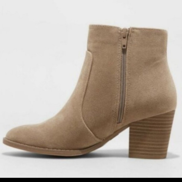 Universal Thread Catlin Womens' Ankle Suede Bootie, Taupe, 11 - Picture 2 of 4